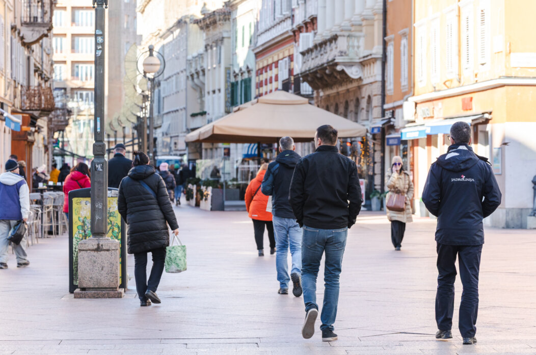 Ilustrativna pješaci Korzo-8434