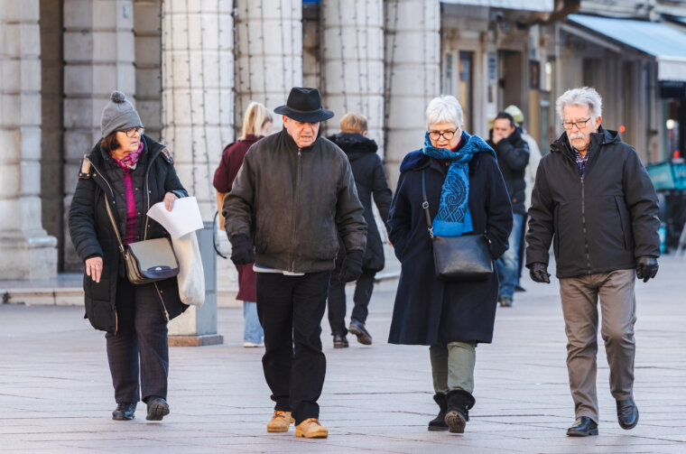 Ilustrativna pješaci Korzo-8450 Ilustrativna pješaci Korzo-8450