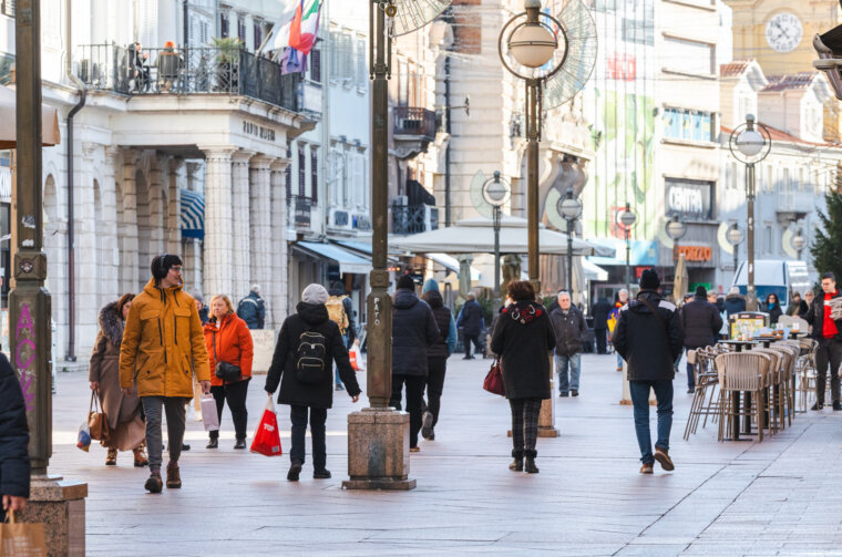 Ilustrativna pješaci Korzo-8456