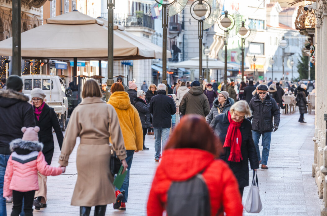 Ilustrativna pješaci Korzo-8504