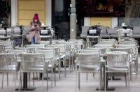 Rijeka: Građani na Korzu u šetnji prije nego temperature padnu ispod nule