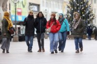 Rijeka: Građani na Korzu u šetnji prije nego temperature padnu ispod nule