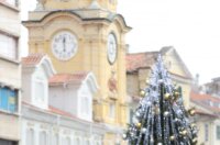 Rijeka: Građani na Korzu u šetnji prije nego temperature padnu ispod nule