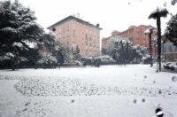 Opatija i okolica prekriveni su snijegom koji pada od jutarnjih sati