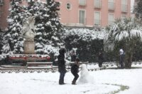 Opatija i okolica prekriveni su snijegom koji pada od jutarnjih sati