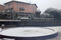 Opatija i okolica prekriveni su snijegom koji pada od jutarnjih sati