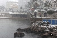 Opatija i okolica prekriveni su snijegom koji pada od jutarnjih sati