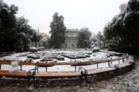 Opatija i okolica prekriveni su snijegom koji pada od jutarnjih sati