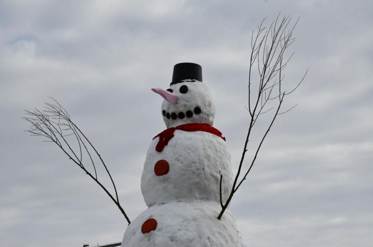 Banovci: Mještani napravili snjegovića visokog sedam i pol metara