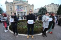 Rijeka: Okupljanje na kojem su se prisutni prisjetili svih ubijenih žena u Hrvatskoj u 2025. godini Rijeka: Okupljanje na kojem su se prisutni prisjetili svih ubijenih žena u Hrvatskoj u 2025. godini