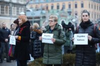 Rijeka: Okupljanje na kojem su se prisutni prisjetili svih ubijenih žena u Hrvatskoj u 2025. godini Rijeka: Okupljanje na kojem su se prisutni prisjetili svih ubijenih žena u Hrvatskoj u 2025. godini