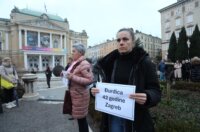 Rijeka: Okupljanje na kojem su se prisutni prisjetili svih ubijenih žena u Hrvatskoj u 2025. godini Rijeka: Okupljanje na kojem su se prisutni prisjetili svih ubijenih žena u Hrvatskoj u 2025. godini