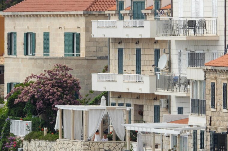 Dubrovnik ljeti, tisuće posjetitelja, ali i bogata ponuda za svakoga Dubrovnik ljeti, tisuće posjetitelja, ali i bogata ponuda za svakoga