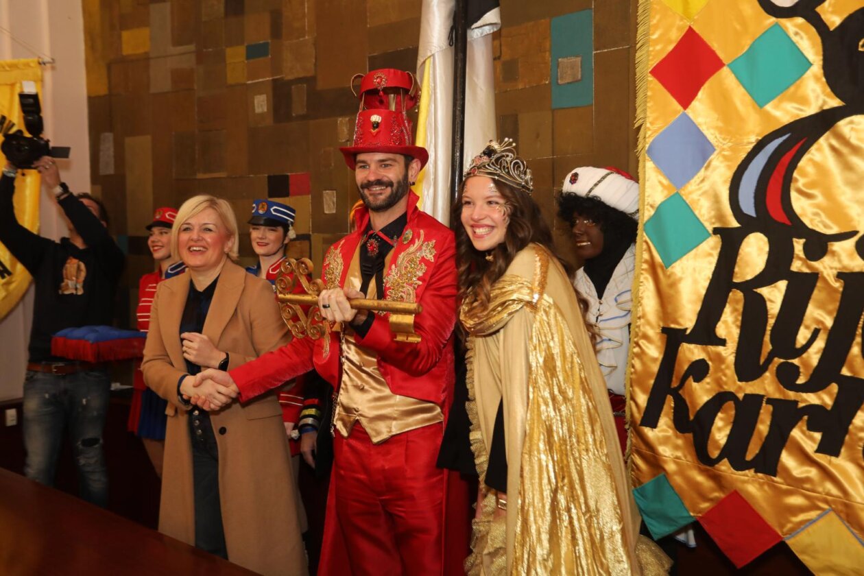 Rijeka: Parada karnevalskih zastava i predaja gradskog ključa maškarama