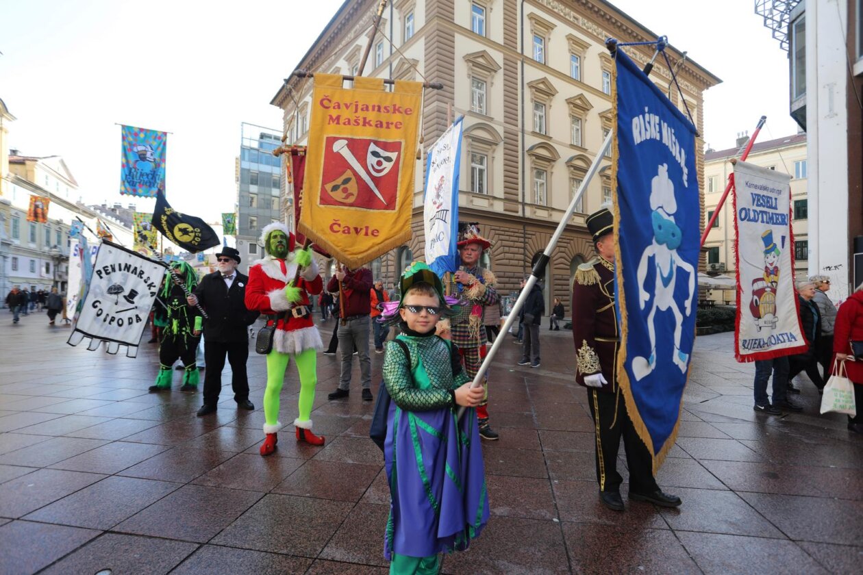 Rijeka: Parada karnevalskih zastava i predaja gradskog ključa maškarama