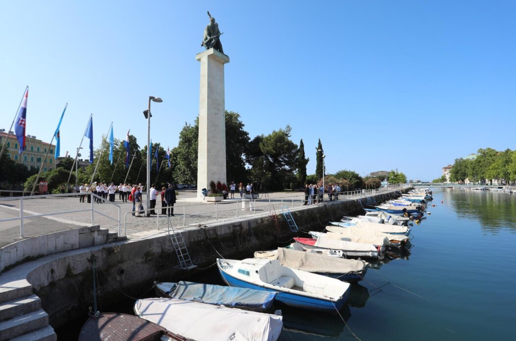 Rijeka: Polaganje vijenaca na Spomeniku oslobođenja povodom Dana antifašističke borbe
