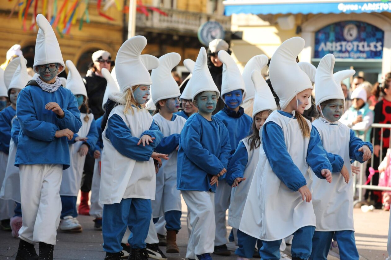 Rijeka: Tisuće maškara na Dječjem karnevalu.