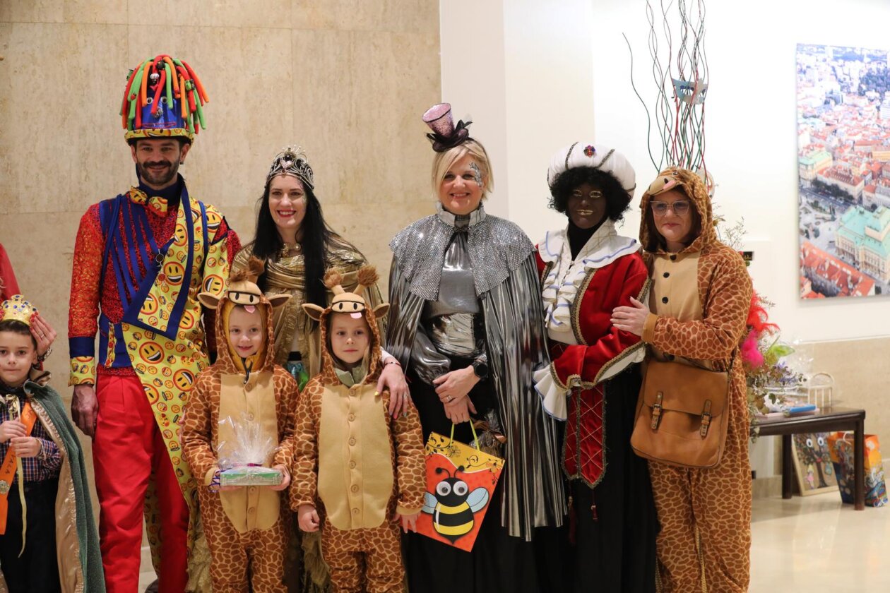 Rijeka: Tisuće maškara na Dječjem karnevalu.