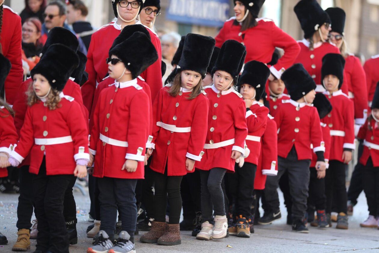 Rijeka: Tisuće maškara na Dječjem karnevalu.