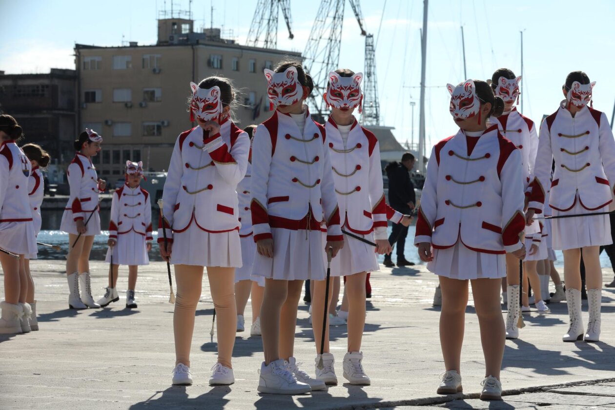 Rijeka: Tisuće maškara na Dječjem karnevalu.