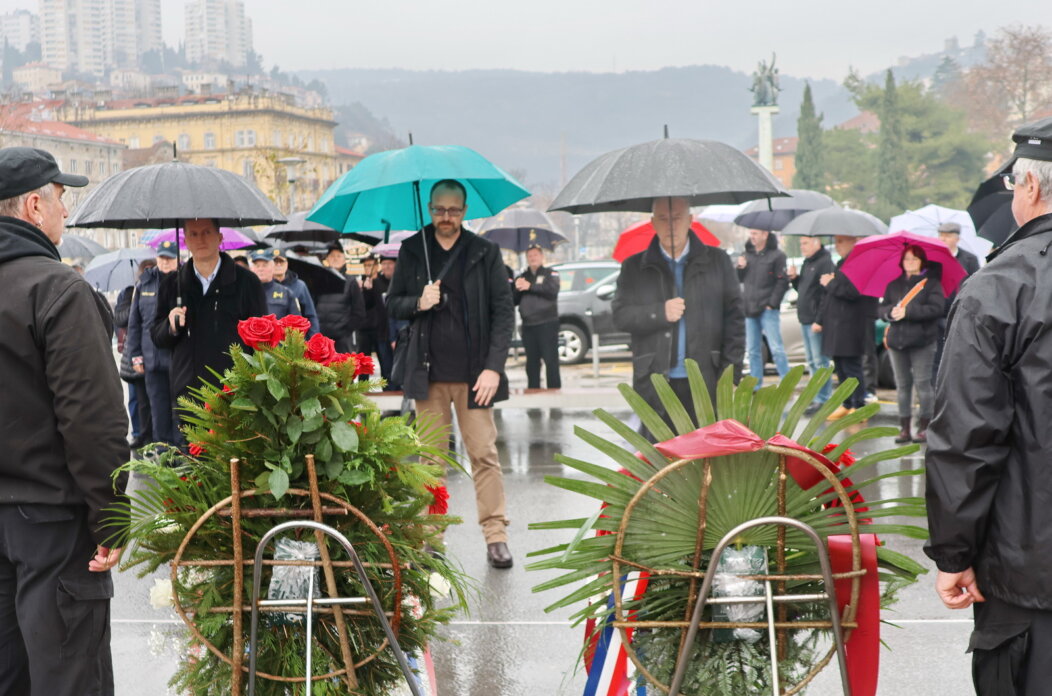 Polaganje-vijenaca-na-Delti-za-spomendan-medunarodnog-priznanja-22