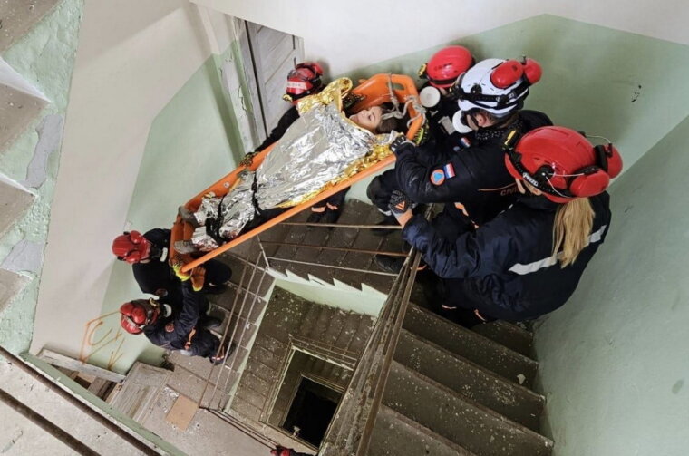 Postrojba-civilne-zastite-za-spasavanje-iz-rusevina-2 (1)