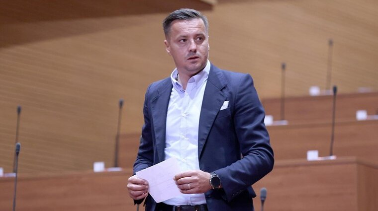 e5e84988-5768-41a5-8d62-bb4073e03dcb e5e84988-5768-41a5-8d62-bb4073e03dcb