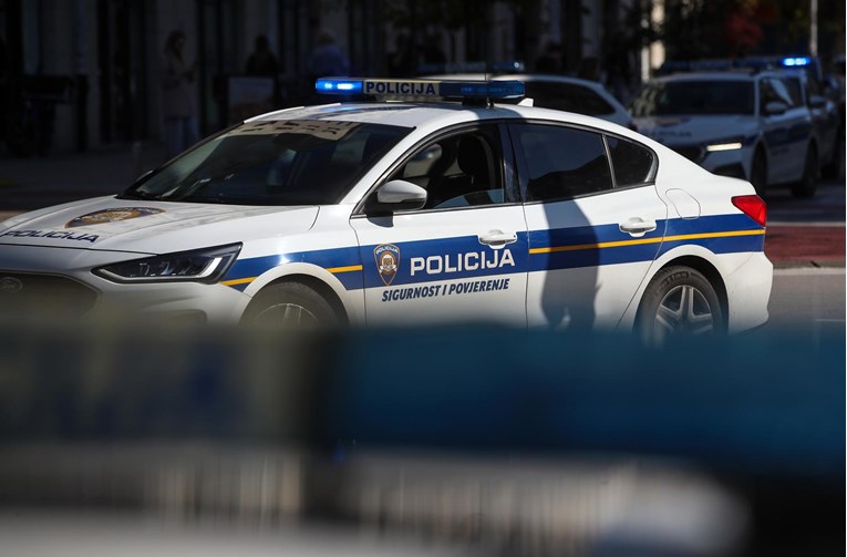 3bcc8605-83e4-486e-9ce8-d4e666ed9716