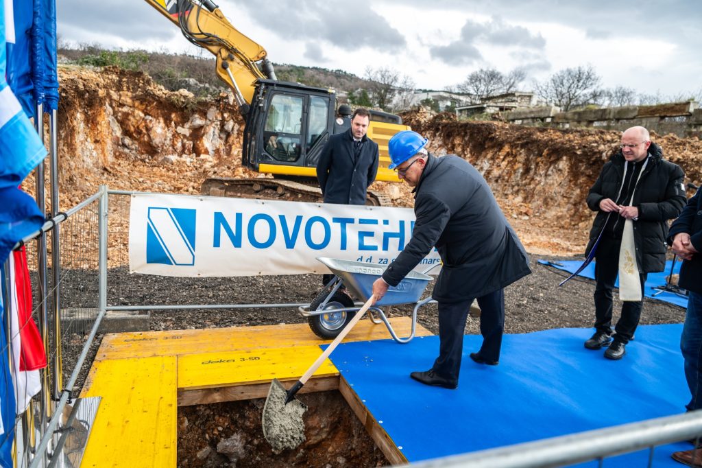 62-1024×682 62-1024×682