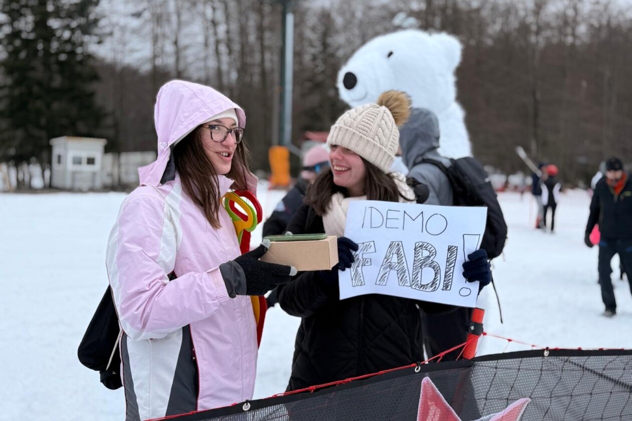 7c424253-0735-43e7-ae8a-1c6ec8d32d7a