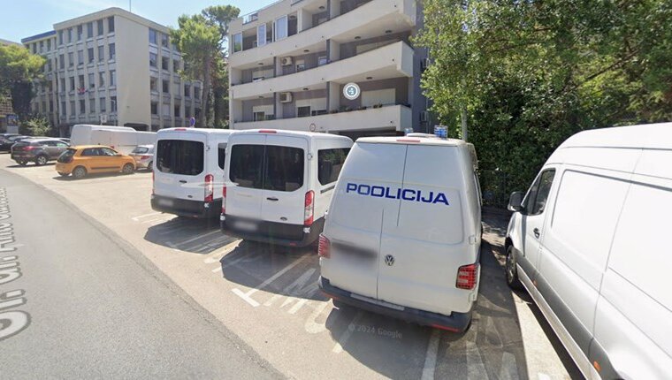 8a2d38a9-dd44-4179-a753-d1a5f66c4004