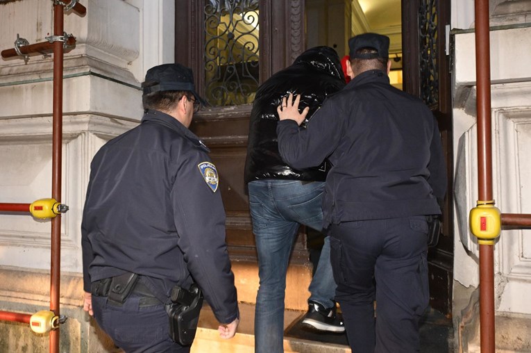 99dc2087-9ef9-45af-a4e8-c268c437205a