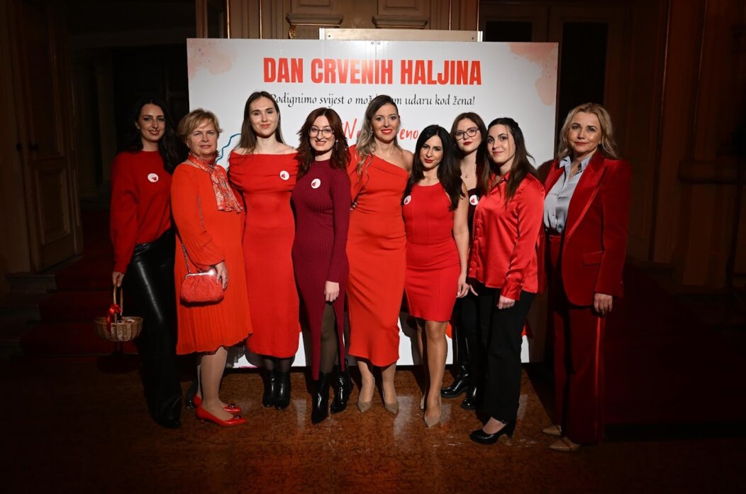 Dan-crvenih-haljina-Foto-Kurti-2