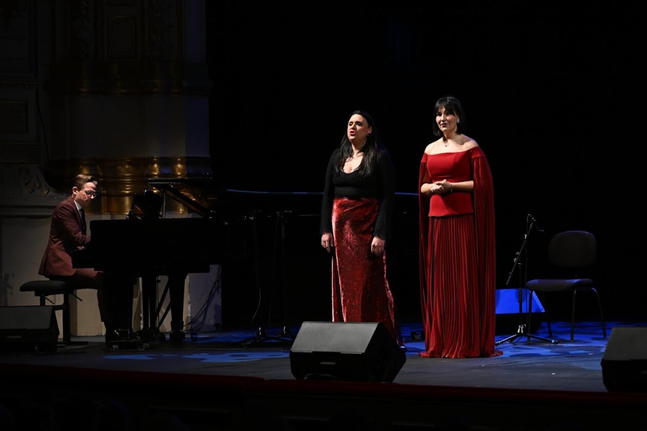 Dan-crvenih-haljina-Foto-Kurti-4