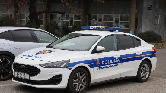 H-3b06967c-fa83-49dc-a3c1-8fac5370860a-550 H-3b06967c-fa83-49dc-a3c1-8fac5370860a-550