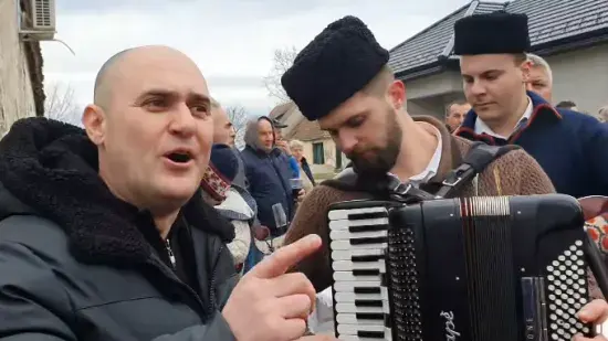 H-9e18cf58-eeb9-43b2-8869-acdac9d0ca91-550