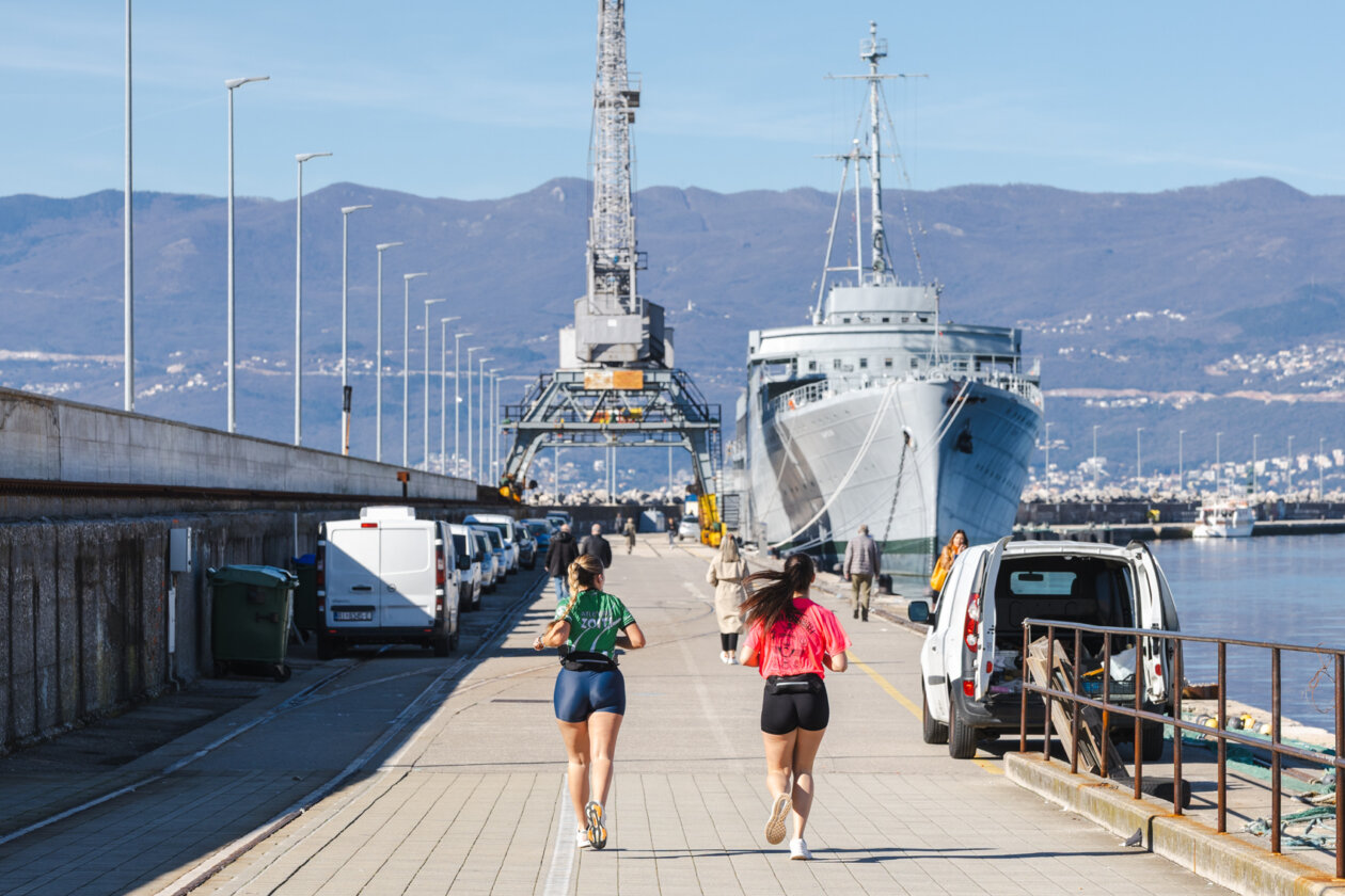 Ilustrativna 25.2.-8640 Ilustrativna 25.2.-8640