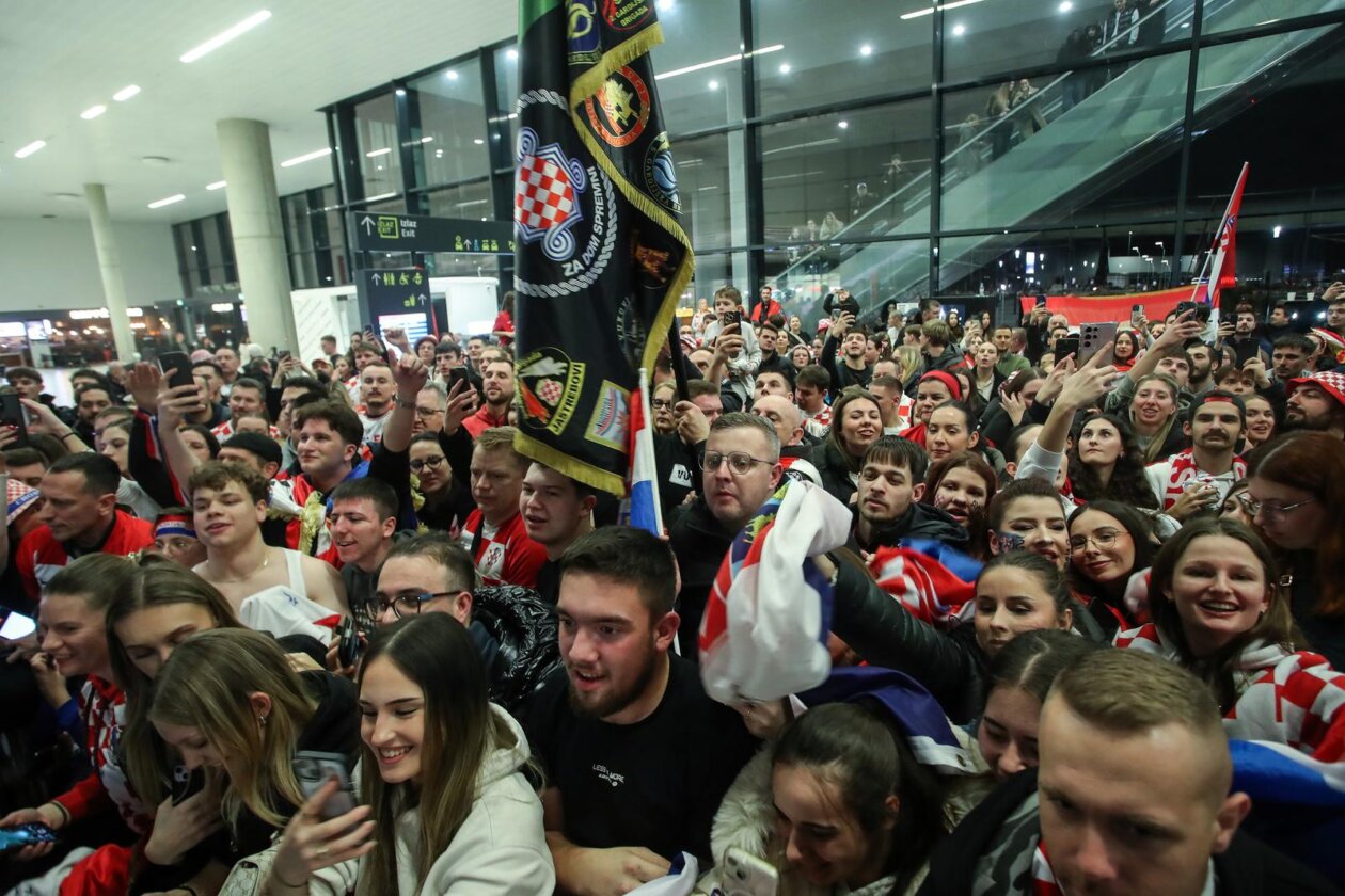 Doček brončanih rukometaša u Zračnoj luci Franjo Tuđman Doček brončanih rukometaša u Zračnoj luci Franjo Tuđman