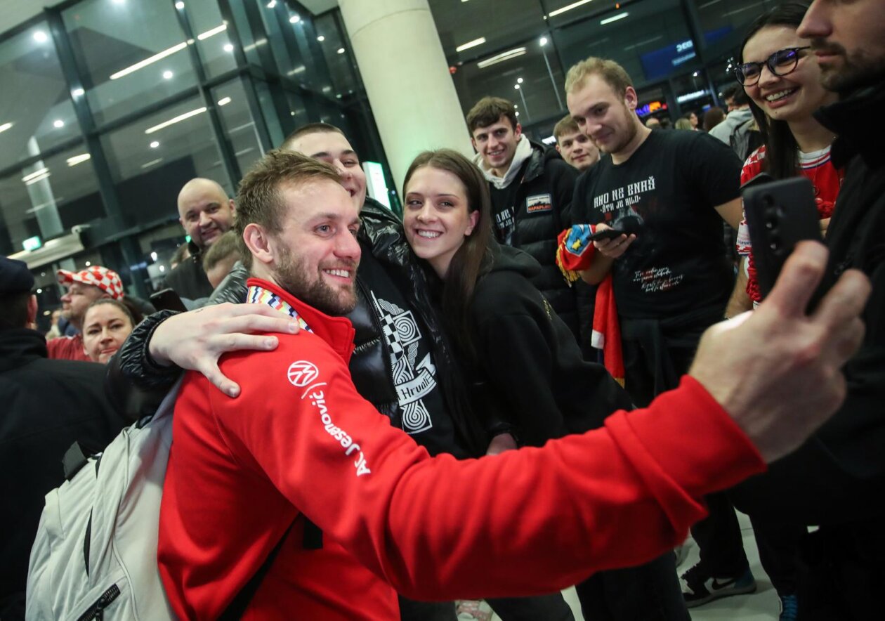 Doček brončanih rukometaša u Zračnoj luci Franjo Tuđman Doček brončanih rukometaša u Zračnoj luci Franjo Tuđman