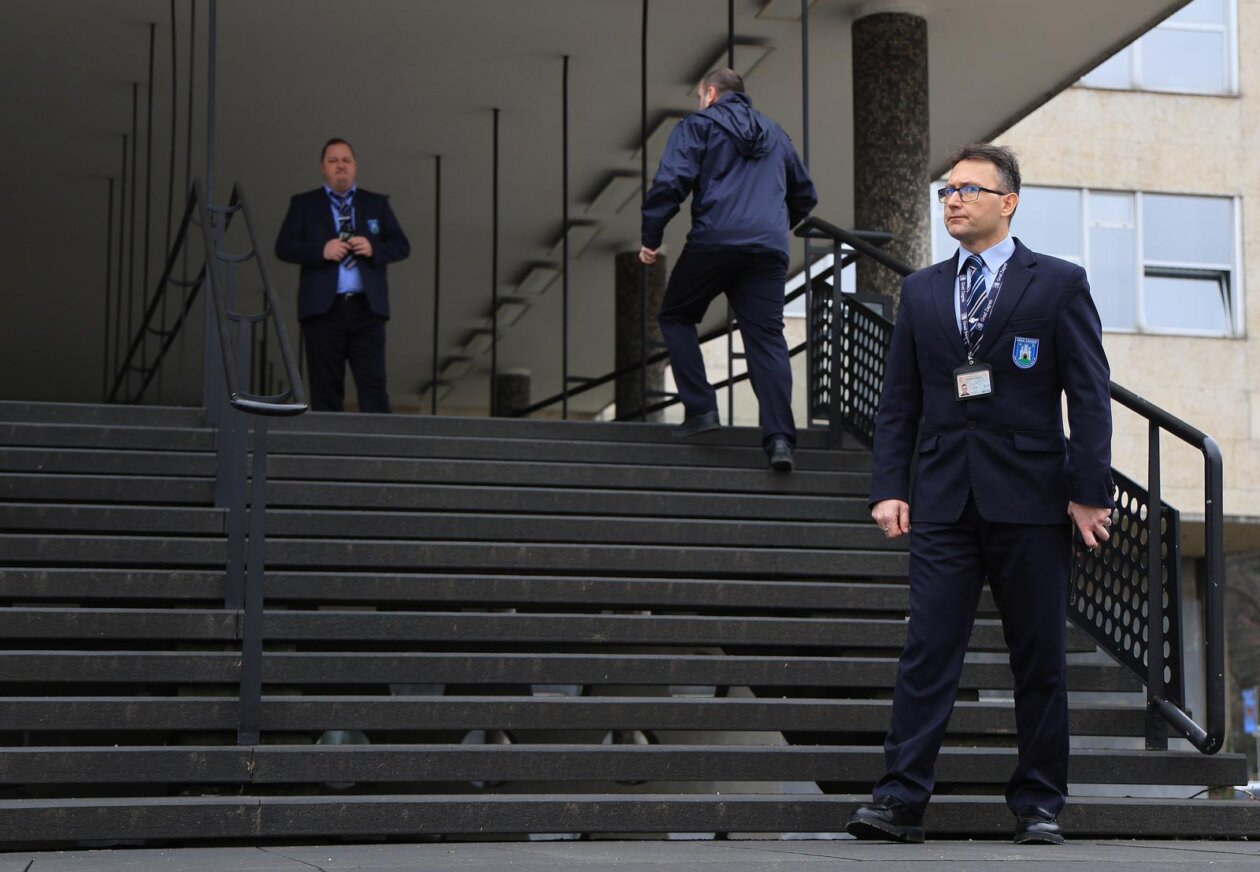 Zagreb: Evakuacija Gradskog poglavarstva zbog dojave o eksplozivnoj napravi Zagreb: Evakuacija Gradskog poglavarstva zbog dojave o eksplozivnoj napravi