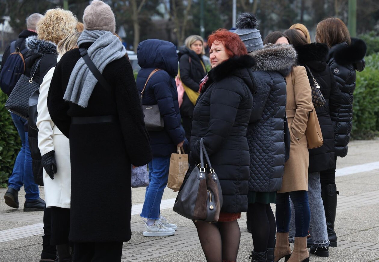 Zagreb: Evakuacija Gradskog poglavarstva zbog dojave o eksplozivnoj napravi Zagreb: Evakuacija Gradskog poglavarstva zbog dojave o eksplozivnoj napravi