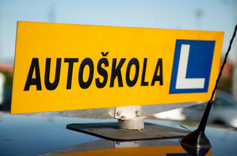 Zagreb: Instruktori autoškole prosvjedovali zbog preseljenja poligona Zagreb: Instruktori autoškole prosvjedovali zbog preseljenja poligona