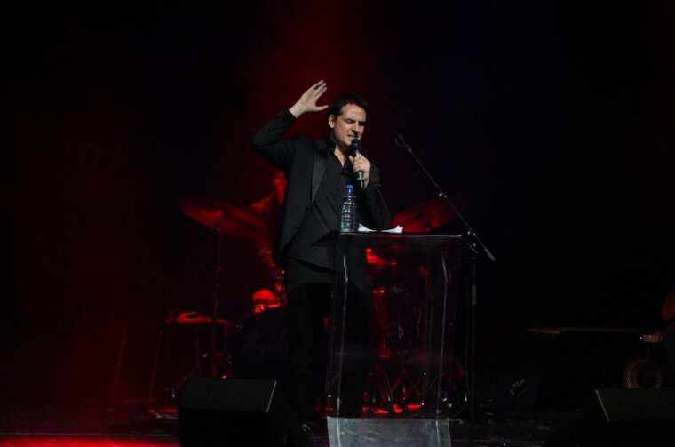 Beograd: Predstava Zorana Kesića “Priče i pjesme” održana je u mts Dvorani