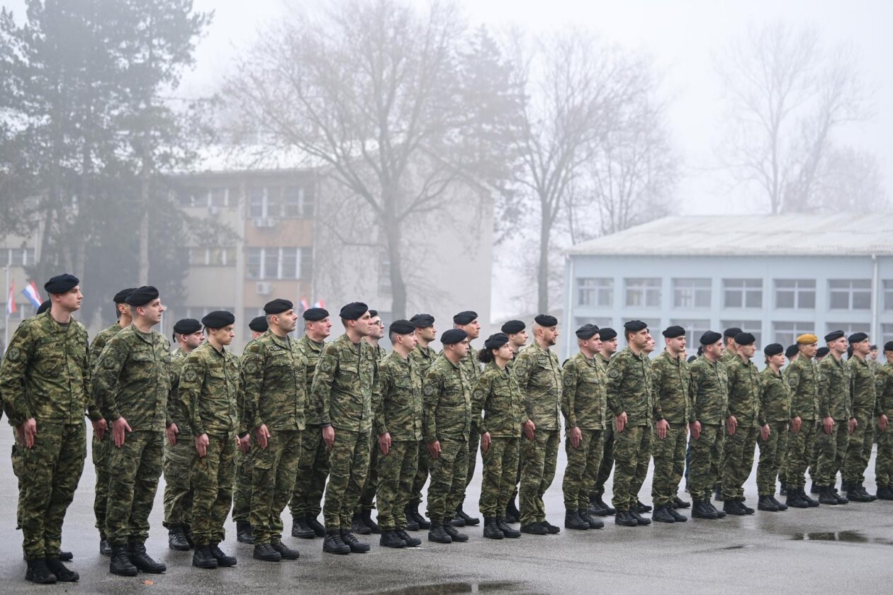 Zagreb: Svečani ispraćaj 8. hrvatskoga kontingenta u NATO-ovu aktivnost prednjih kopnenih snaga u Mađarsku