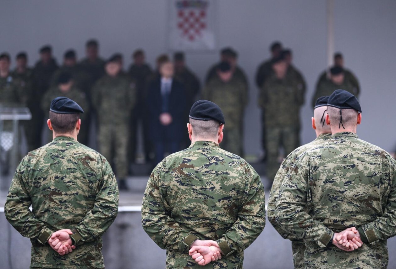 Zagreb: Svečani ispraćaj 8. hrvatskoga kontingenta u NATO-ovu aktivnost prednjih kopnenih snaga u Mađarsku