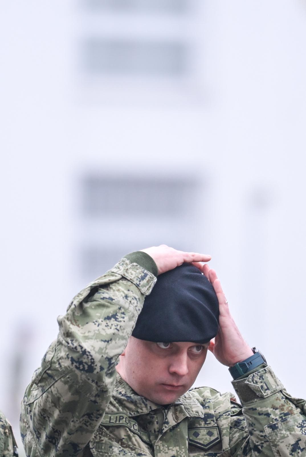 Zagreb: Svečani ispraćaj 8. hrvatskoga kontingenta u NATO-ovu aktivnost prednjih kopnenih snaga u Mađarsku