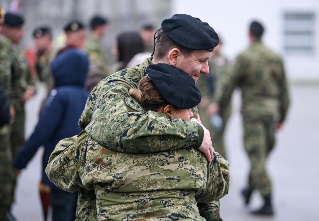 Zagreb: Svečani ispraćaj 8. hrvatskoga kontingenta u NATO-ovu aktivnost prednjih kopnenih snaga u Mađarsku