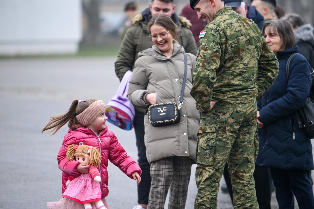 Zagreb: Svečani ispraćaj 8. hrvatskoga kontingenta u NATO-ovu aktivnost prednjih kopnenih snaga u Mađarsku