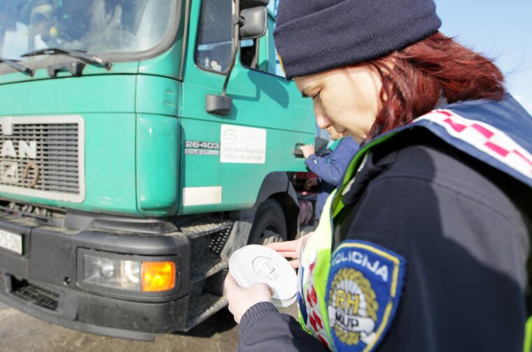 Koprivnica: Poja?ana kontrola tehni?ke ispravnosti i dokumentacije kamiona Koprivnica: Poja?ana kontrola tehni?ke ispravnosti i dokumentacije kamiona