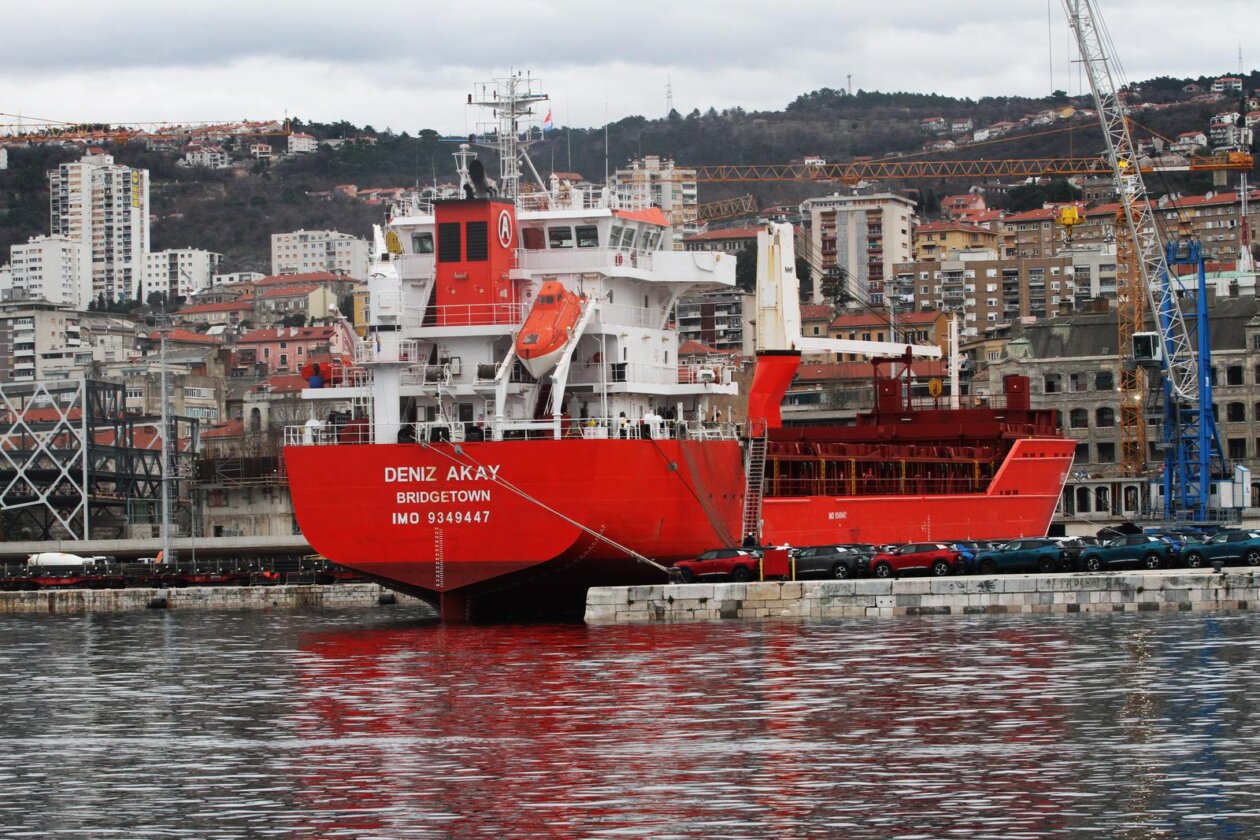 Rijeka: Brod Demiz Akay Rijeka: Brod Demiz Akay